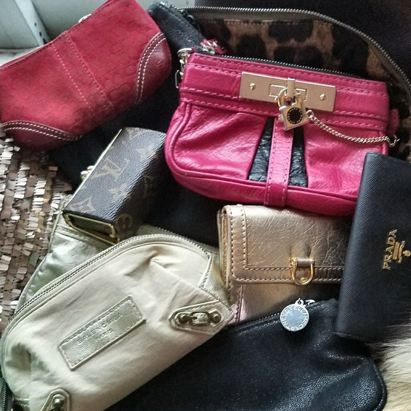 COACH Signature Red Change Purse w/ Key Ring - Picture 4 of 8